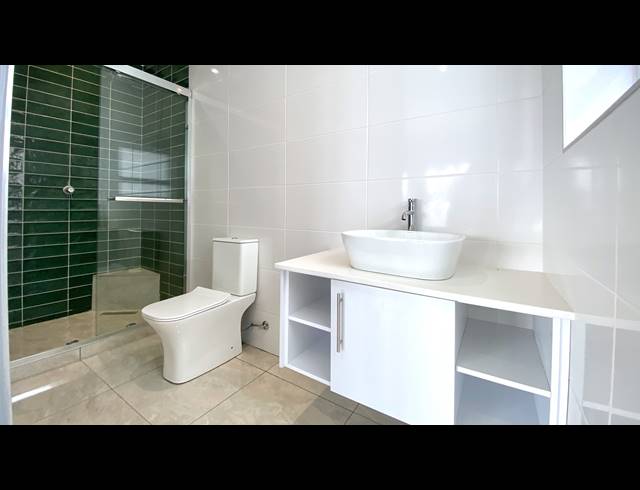 3 BEDROOM HOUSE FOR SALE IN GOLDEN MILE